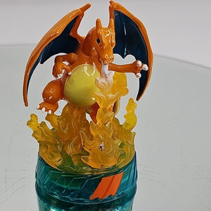 Pokemon Charizard Thinkchip Technology Battle Figure Used